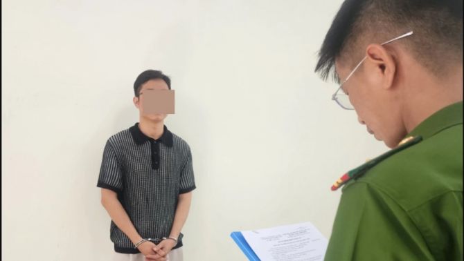 Người yêu cũ nhận cái kết đắng khi dùng clip nhạy cảm buộc bạn gái làm điều trái ý muốn gây bức xúc