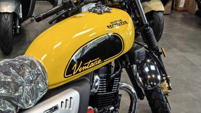 ‘Vua côn tay’ 150cc mới của Honda chính thức về đại lý: Đẹp át vía Yamaha Exciter, giá 32 triệu đồng