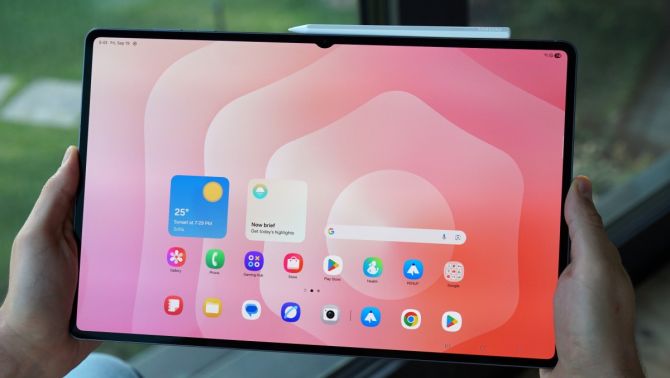 Mở hộp, trên tay Galaxy Tab S11 Ultra: Máy tính bảng mỏng nhẹ bậc nhất so kè iPad Pro M4