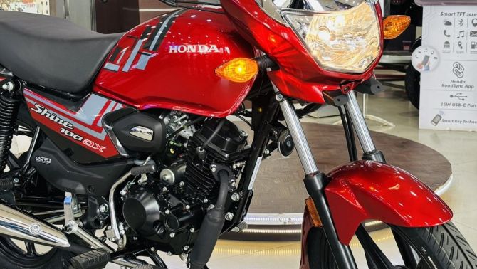 ‘Huyền thoại côn tay’ 100cc mới của Honda về đại lý giá 19 triệu đồng, khắc chế cứng Yamaha Exciter