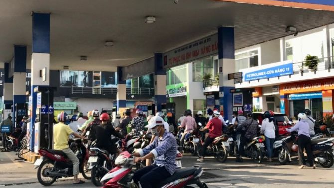 Giá xăng dầu hôm nay 26/9: Tăng 'ác', vọt lên mức cao nhất trong 7 tuần trở lại đây!