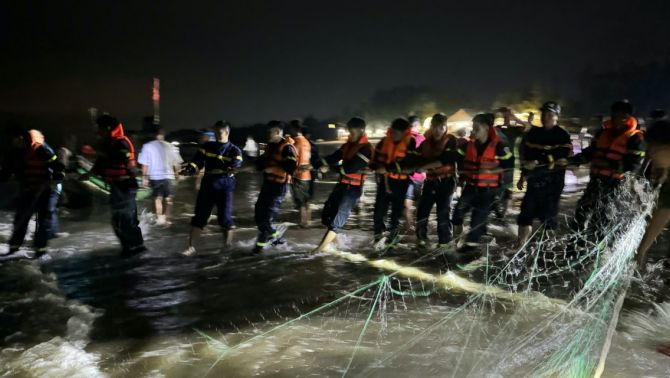 Thanh Hoá: Tung tích nam học sinh lớp 7 mất tích khi đi tắm biển trước giờ bão số 10 đổ bộ