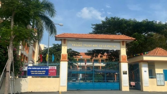 Trích xuất camera hình ảnh cuối cùng của nam sinh lớp 8 trước khi rơi lầu nguy kịch, hé lộ hành động lạ