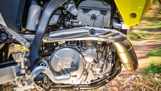 Suzuki chính thức ra mắt ‘huyền thoại côn tay’ mới đẹp át vía Honda Winner R và Exciter, giá hấp dẫn