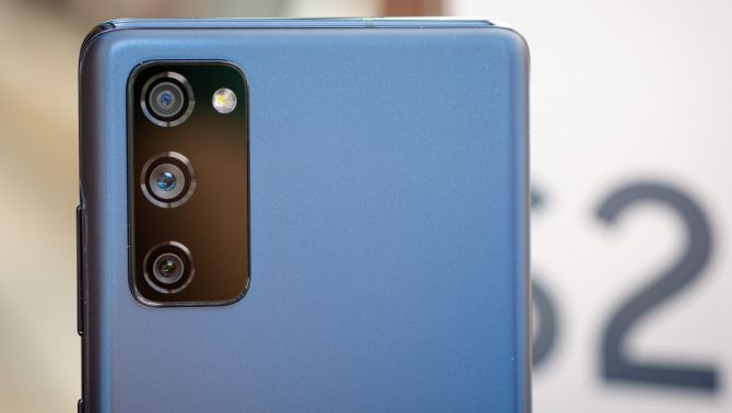 Từng là mối nguy của iPhone 12, Galaxy S20 FE nay rẻ như bèo kèm loạt trang bị mạnh như iPhone 17