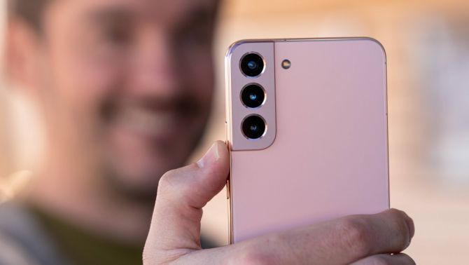 Giá Galaxy S22 Plus chỉ còn hơn 6 triệu, vua màn lớn giá rẻ, trang bị ngang cơ iPhone 17 mới