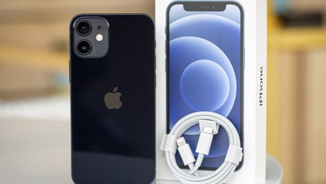 Quái vật tí hon iPhone 12 Mini mạnh như iPhone 12 Pro Max, vẫn hơn 1 triệu điểm sức mạnh có đáng mua