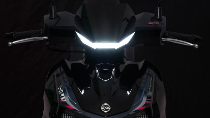 'Vua côn tay' 183cc mới chính thức về đại lý giá 54 triệu đồng: Chơi tới bến Honda Winner R và Exciter