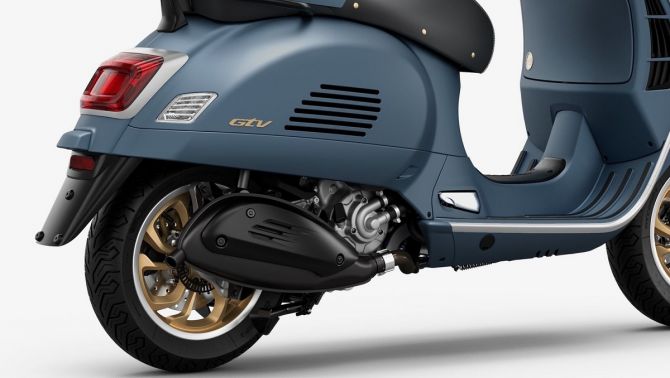 ‘Huyền thoại xe ga’ mới của Ý chính thức ra mắt: Thiết kế đẹp át vía Honda SH, có phanh ABS, giá mềm