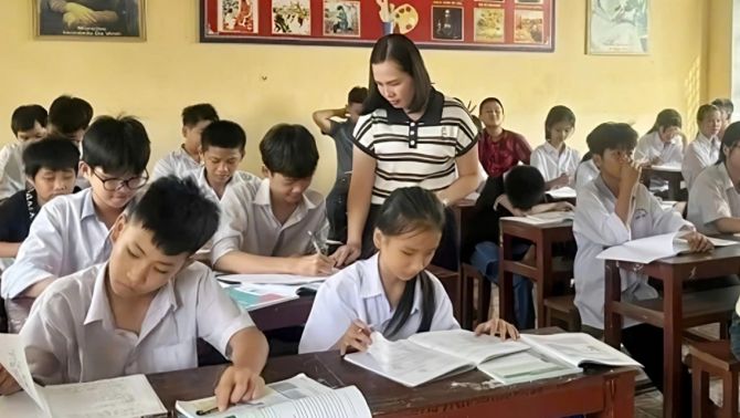 Hơn 53 tỷ đồng chờ chi trả lương và phụ cấp cho gần 900 giáo viên hợp đồng: Ai có tên trong danh sách? 