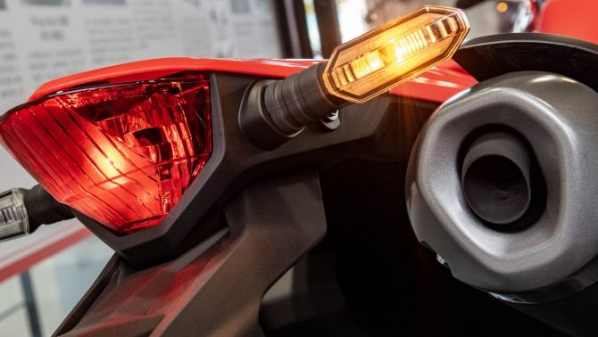 'Vua côn tay’ mới tinh của Honda chính thức ra mắt: Thiết kế đẹp át vía Winner R và Exciter, giá mềm