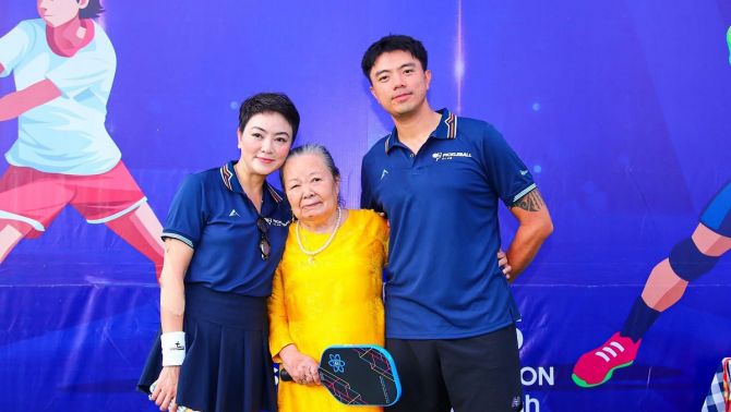 Mẹ chồng ca nương Kiều Anh 'nghiện' pickleball, tổ chức giải đấu đầy nhân văn
