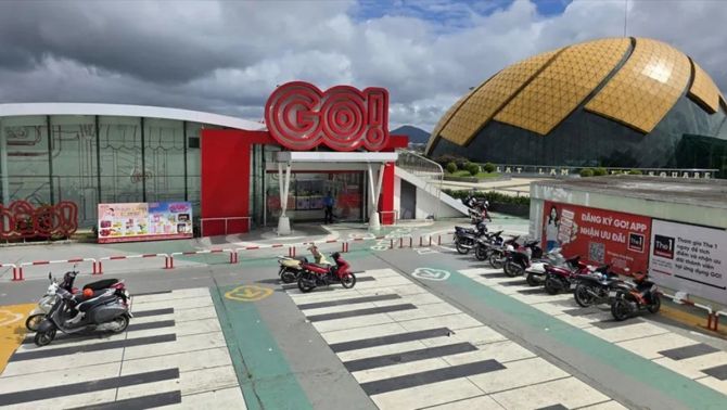 Bé trai 10 tuổi bị vu oan lấy trộm thanh socola, bảo vệ tự ý đưa trẻ vào phòng riêng để kiểm tra