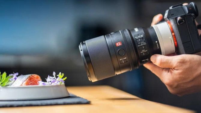 Sony ra mắt FE 100mm F2.8 Macro GM OSS: Ống kính tele macro đầu tiên thuộc dòng G Master™