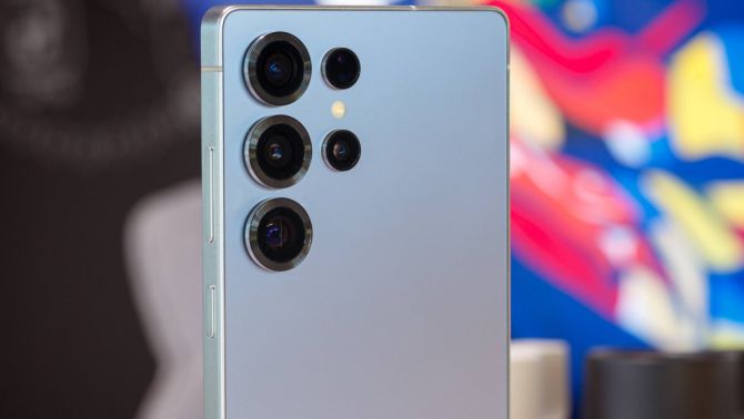 Bảng giá Galaxy S25 Ultra: Giảm cực gắt cuối tháng 10, iPhone 17 Pro Max cũng phải lo vì quá rẻ