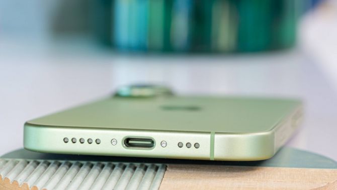 iPhone 17 và cổng USB-C ‘vạn năng’: Kết nối được cả màn hình, ổ cứng, tai nghe và hơn thế nữa!