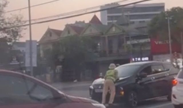 Hé lộ kết quả nồng độ cồn của tài xế điều khiển ô tô hất thiếu tá cảnh sát giao thông lên capo