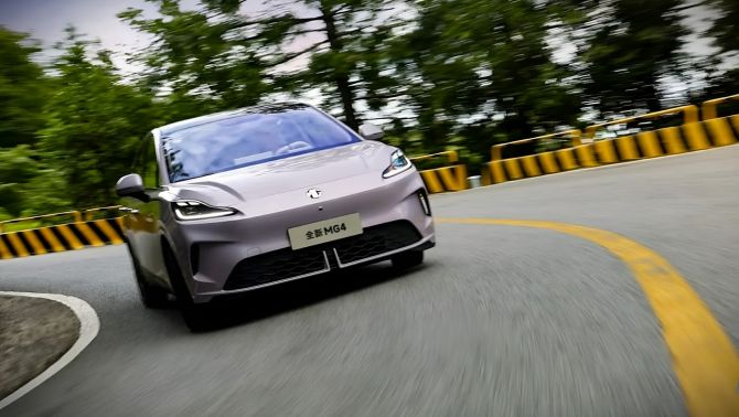 MG4 530 Smart Edition đổi sang pin CATL, tăng tầm hoạt động 530km - giá vẫn dưới 350 triệu đồng