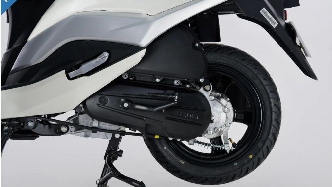 Suzuki chính thức ra mắt ‘huyền thoại xe ga’ 125cc mới giá 45 triệu đồng: Chơi sát ván Honda SH Mode