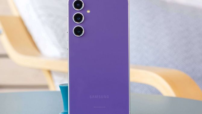 Bảng giá Galaxy S23 FE: Sẵn hàng với giá rẻ, trang bị chất lượng chẳng kém iPhone 17 mới quá nhiều