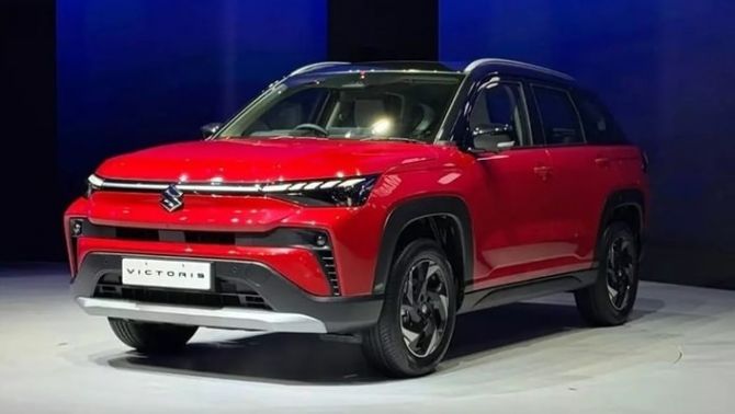 Suzuki tung SUV cỡ B giá chỉ 310 triệu: Trang bị cực ‘xịn’, đủ sức đối đầu Toyota Yaris Cross