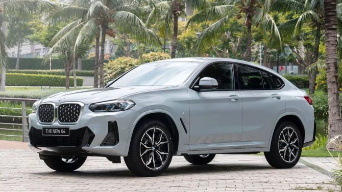 BMW 5 Series và X4 'gây sốc' khi giảm giá tới nửa tỷ đồng