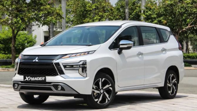 Mitsubishi Xpander và Skoda Slavia đồng loạt giảm giá mạnh, thị trường ô tô Việt ‘nóng rực’ cuối năm