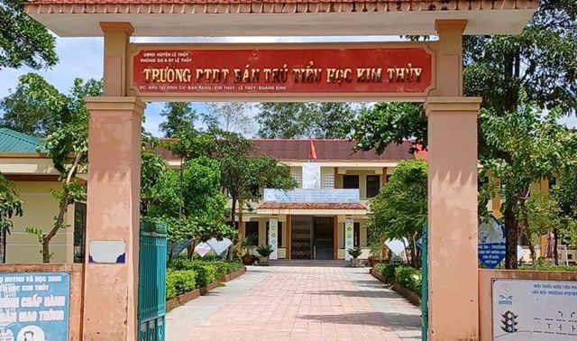 Vụ 40 học sinh nhập viện do ngộ độc thực phẩm: Hiệu trưởng trường ‘gặp biến’