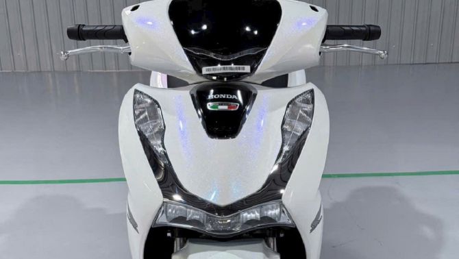 Tin xe cuối tuần: Honda SH 150 phiên bản 2026 chính thức về Việt Nam, thiết kế đẹp long lanh, giá mềm