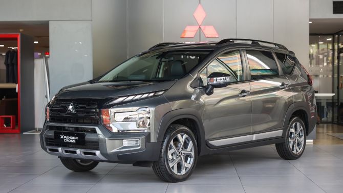 Khách Việt không thể bỏ lỡ: Giá xe Mitsubishi Xpander Cross cuối tháng 10/2025 đang ‘rẻ như bèo’