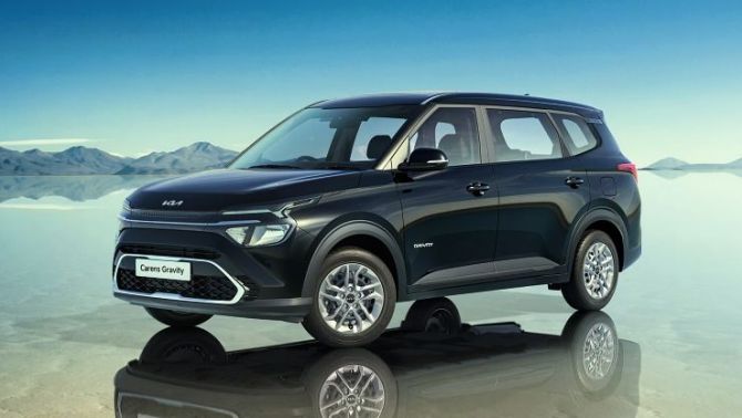 Rẻ hơn Mitsubishi Xpander: Kia Carens ra mắt bản CNG mới siêu tiết kiệm, nhiều trang bị hiện đại
