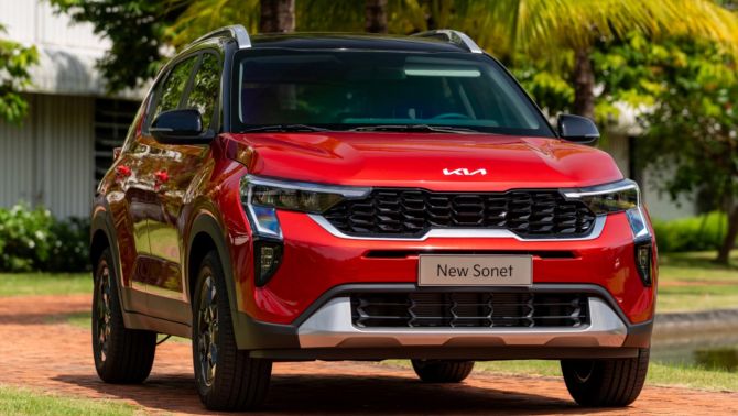 Hơn 400 triệu mua SUV cỡ A: KIA Sonet, Hyundai Venue, Toyota Raize đồng loạt giảm giá sâu cuối năm