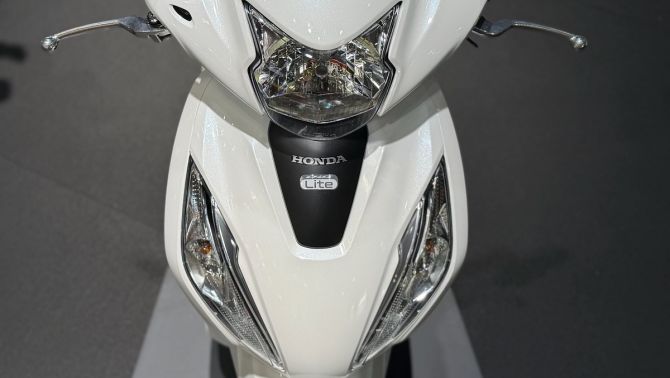 Honda Vision phiên bản 2026 chính thức lộ ảnh thực tế: Thiết kế đỉnh hơn SH Mode, giá 33 triệu đồng