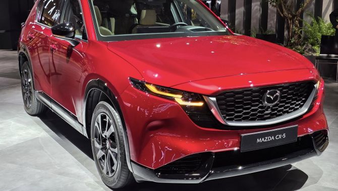Mazda CX-5 2026 lộ diện: Nội thất 'đại tu' với màn hình 15,6 inch, sẵn sàng đối đầu CR-V mới