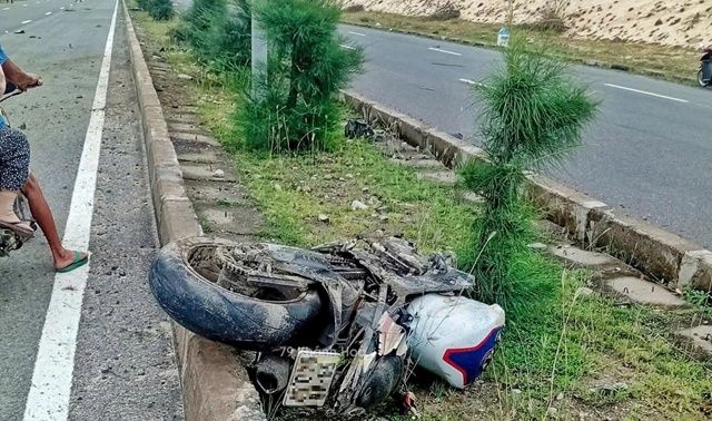 Phóng nhanh với tốc độ 'bàn thờ', xe mô tô phân khối lớn gãy đôi ở Khánh Hòa, 1 người tử vong