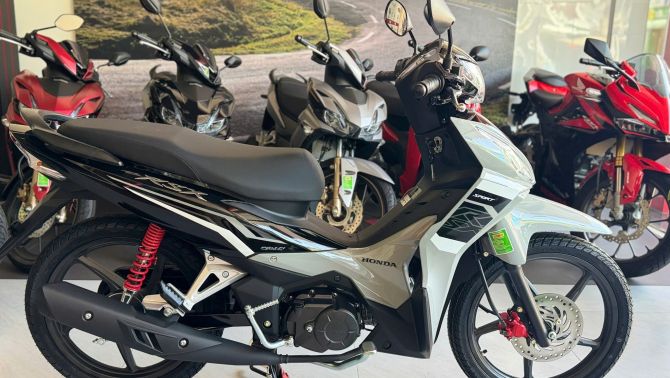 Bảng giá xe Honda Wave RSX FI tháng 11/2025 rẻ như 'bèo': Dân tình săn đón hơn Wave Alpha và Future