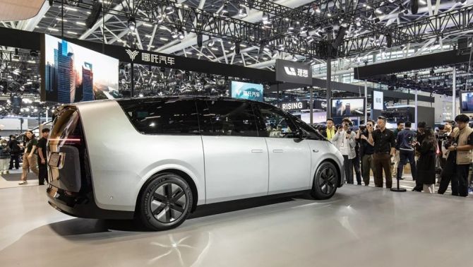 Hãng xe Trung Quốc phải triệu hồi hơn 11.000 xe vì sự cố bốc cháy giữa đường