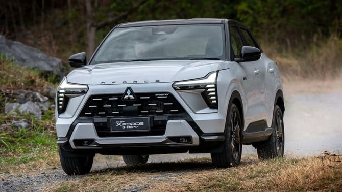 Mitsubishi Xforce HEV 2026 ra mắt, giá từ 727 triệu đồng: Thách thức lớn với Toyota Yaris Cross