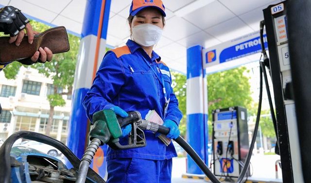 Cập nhật giá xăng dầu hôm nay 5/11: Giá xăng dầu trong nước có khả năng đảo chiều tăng vào ngày mai