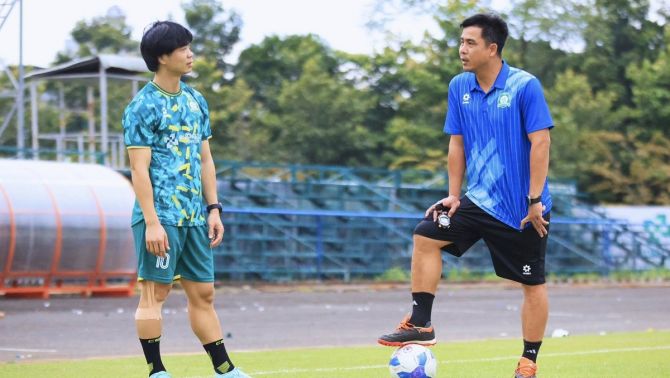 HLV Việt Thắng nói thẳng về mâu thuẫn với Công Phượng, tuyên bố một câu xanh rờn