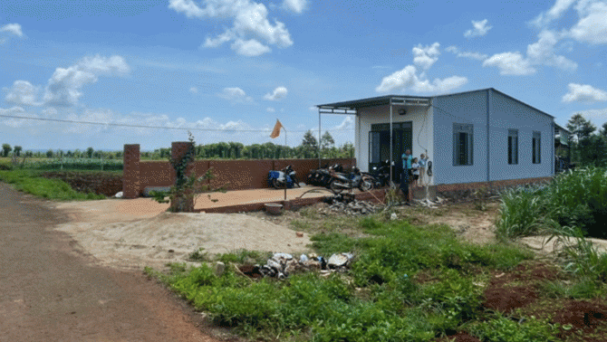 Hà Nội: Vụ một hộ dân bị cán bộ yêu cầu dỡ nhà mới cho chuyển đất trồng cây lâu năm sang đất ở