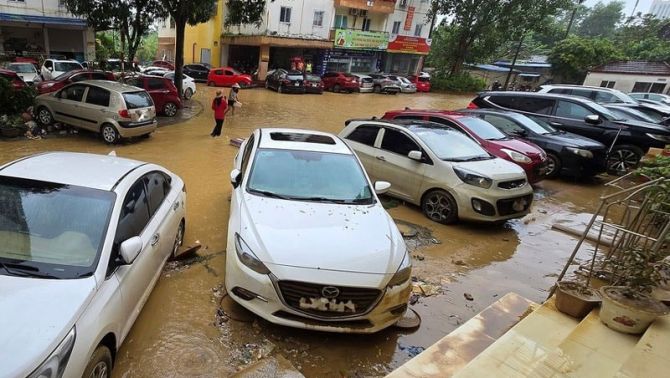 Đừng để mất tiền oan vì xe ngập nước đội lốt ô tô cũ giá hời