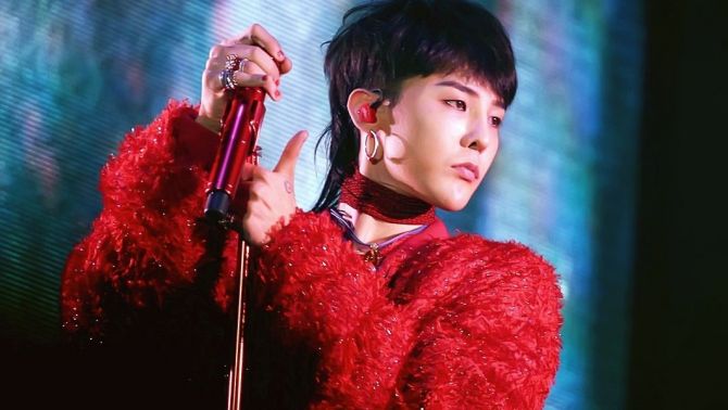 G-Dragon đến Hà Nội trên ‘chuyên cơ mặt đất’ gần 20 tỷ khiến dân mạng bùng nổ