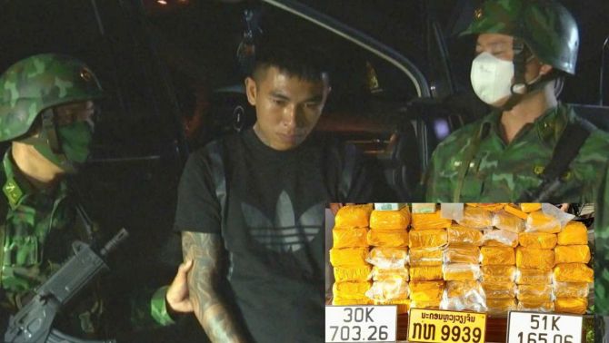 Ngụy trang ma túy và súng đã lên nòng trên chiếc xe Kia Carnival, công an truy tìm danh tính chủ xe