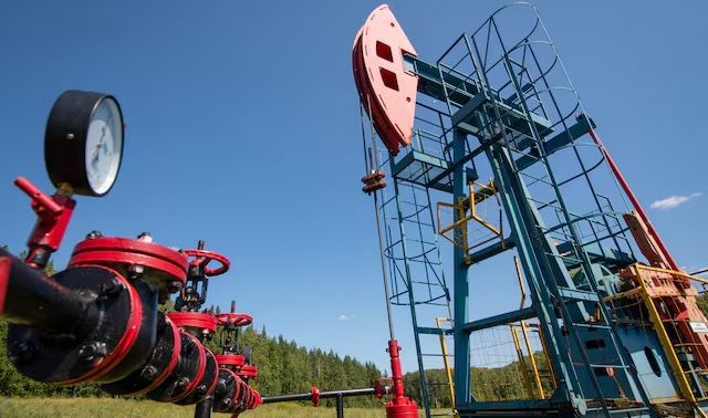 Cập nhật giá xăng dầu hôm nay 10/11: Xăng dầu đồng loạt tăng nhờ hy vọng Mỹ sớm mở cửa, thúc đẩy nhu cầu