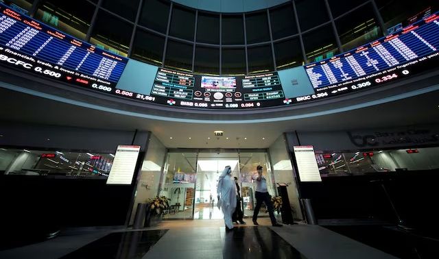 Thị trường tài chính ở vùng Vịnh bị ‘bóp nghẹt’ do giá xăng dầu giảm liên tiếp và thu nhập ảm đạm