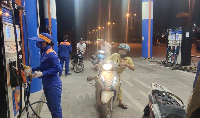 Giá xăng dầu hôm nay 11/11: Đồng loạt tăng khi thị trường nhiên liệu thắt chặt