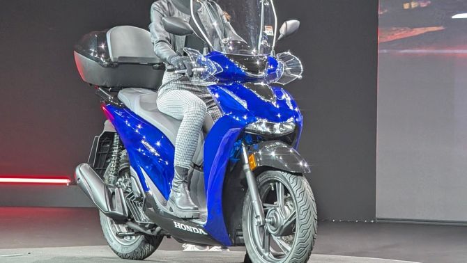 Honda SH 150i phiên bản 2026 chính thức ra mắt: Thiết kế đẹp long lanh, màu chất, giá rẻ hơn SH 160i