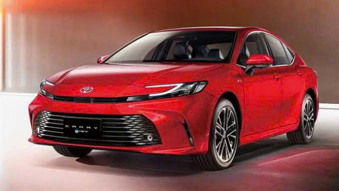 Toyota tung ưu đãi khủng tháng 11: Camry hybrid được hỗ trợ tới 100% lệ phí trước bạ