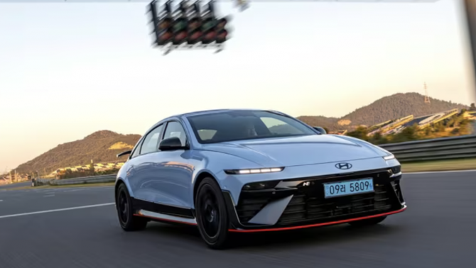 Sedan điện hiệu năng cao của Hyundai ‘trình làng’ khiến Mercedes phải dè chừng